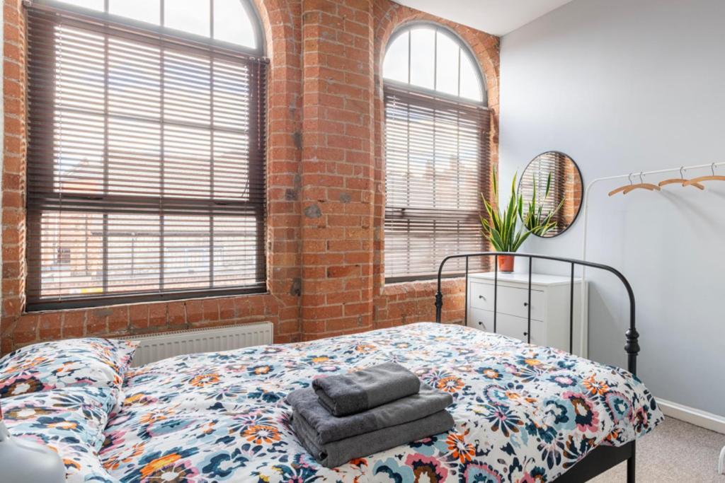5 Mins Walk From Centre, Spacious City Apt, Open-Plan 诺丁汉 外观 照片