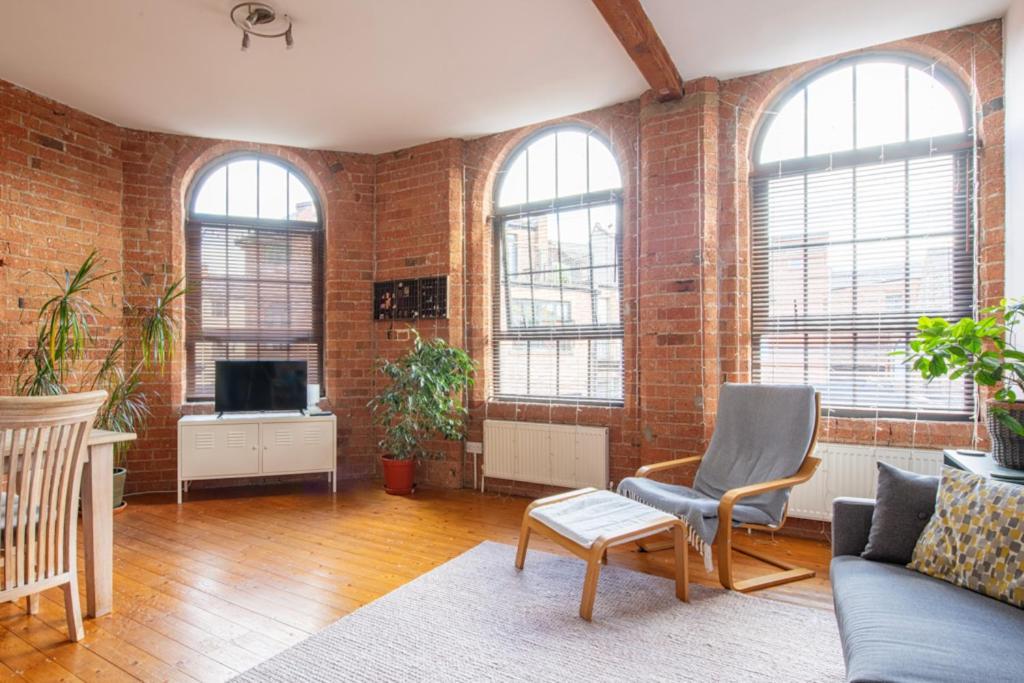 5 Mins Walk From Centre, Spacious City Apt, Open-Plan 诺丁汉 外观 照片